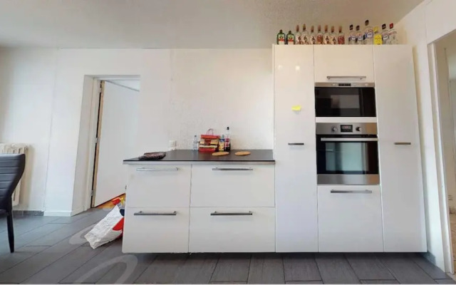 Private Room in a Shared Flat - Lyon 8