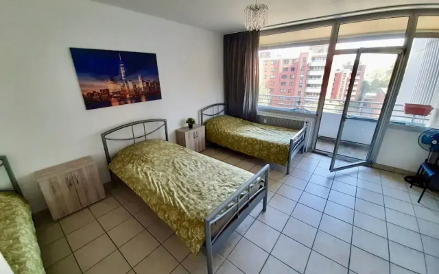Apartment With Balcony, Neuss