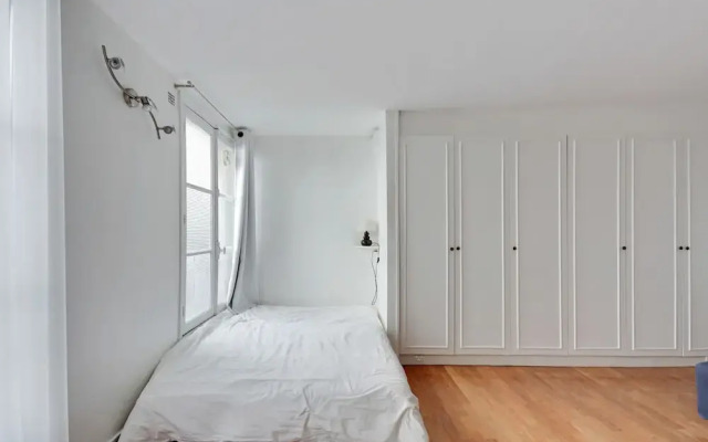 3 people apartment - Paris center by Weekome