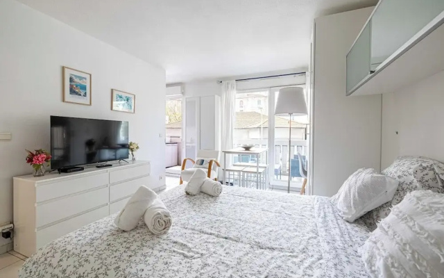 Charming Studio With Balcony & Pool -heart of Nice