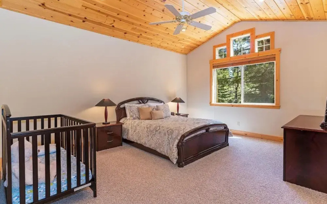 Cedar Chateau w/ Game Room & HOA Access!
