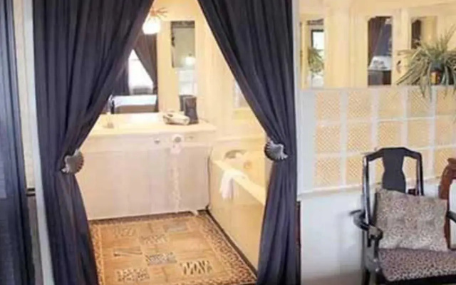 Rodeway Inn & Suites