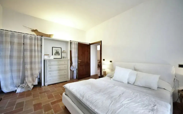 Villa at a Popular Place in Bevagna With Terrace & Garden