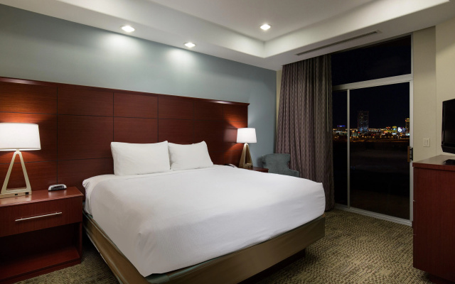 Staybridge Suites: Las Vegas - Stadium District by IHG