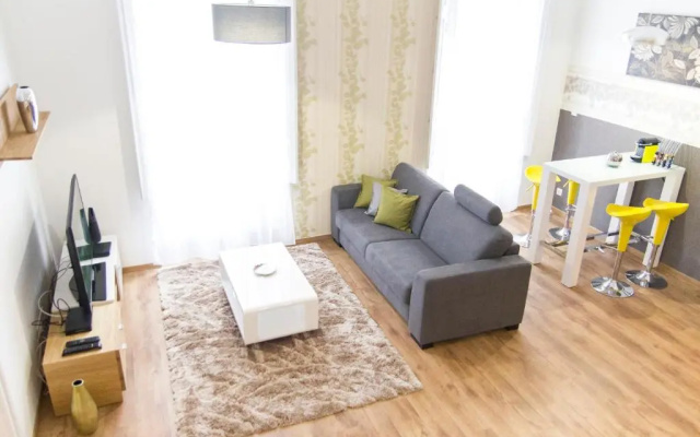Luxury 2br Apt by the Synagogue
