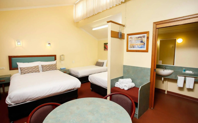 Downs Motel