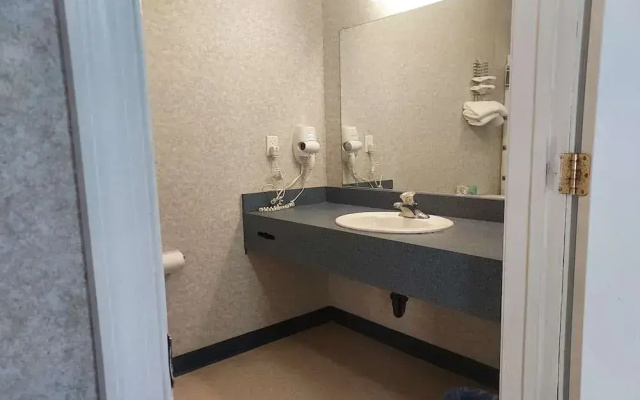 Studio Inn & Suites