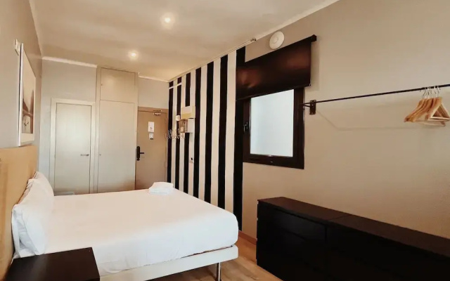 Gaia Fira rooms