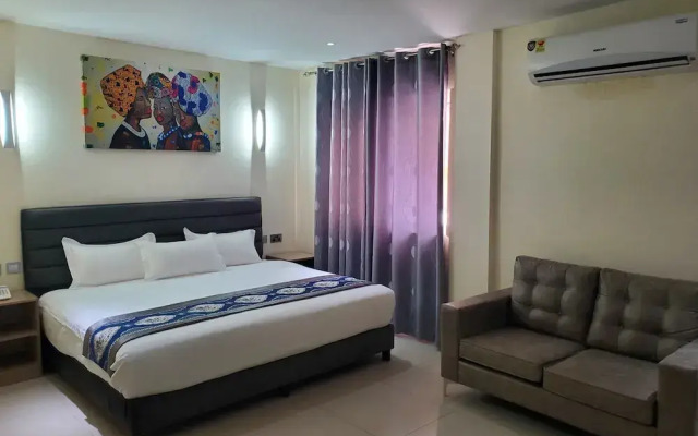 Lagoon Beach Hotel