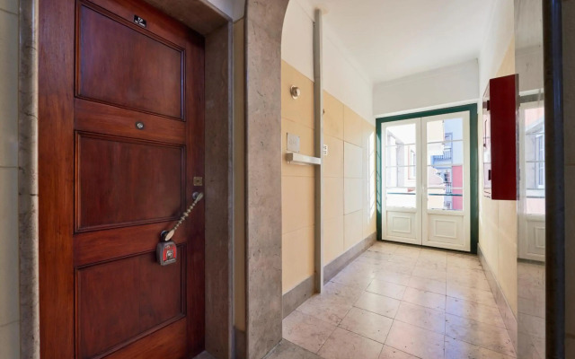 Deluxe Apt at Amazing Prime Location, By TimeCooler
