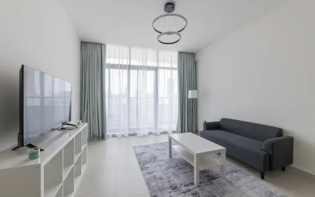 Splendid 1BR in Living Garden