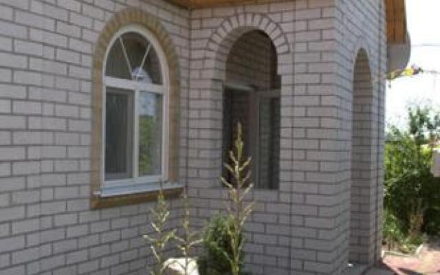 Гостиница Galina Guesthouse Украина, Бердянск - отзывы, цены и фото номеров - забронировать гостиницу Galina Guesthouse онлайн вид на фасад