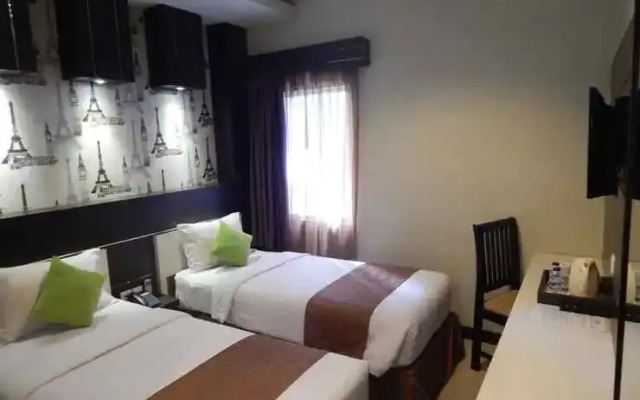 Royal Global Hotel