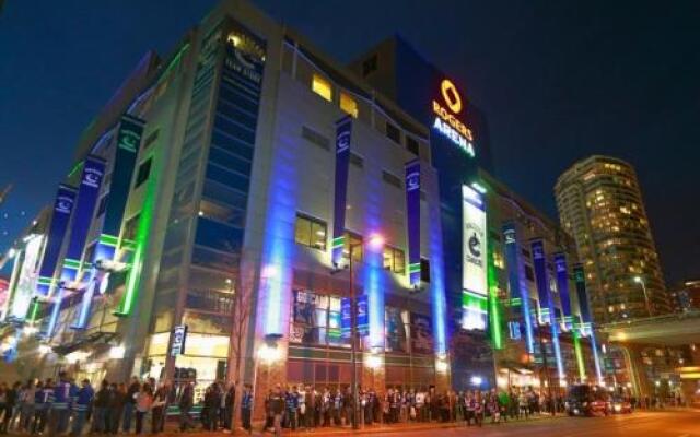 Отель Sophia Suite Канада, Ванкувер - отзывы, цены и фото номеров - забронировать отель Sophia Suite онлайн вид на фасад