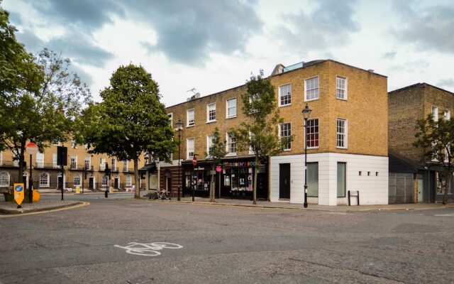 Апартаменты Chadwell Street Serviced Apartments Лондон вид на фасад