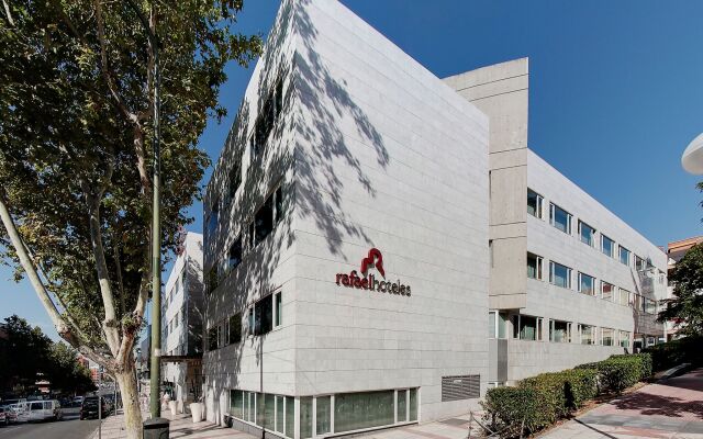 Отель Rafaelhoteles Ventas вид на фасад