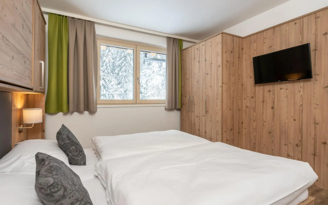 Chalet in Saalbach Near Ski Lift