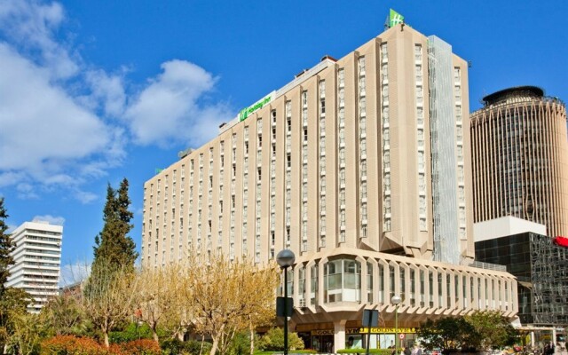 Отель Canopy by Hilton Madrid Castellana Испания, Мадрид - 9 отзывов об отеле, цены и фото номеров - забронировать отель Canopy by Hilton Madrid Castellana онлайн вид на фасад