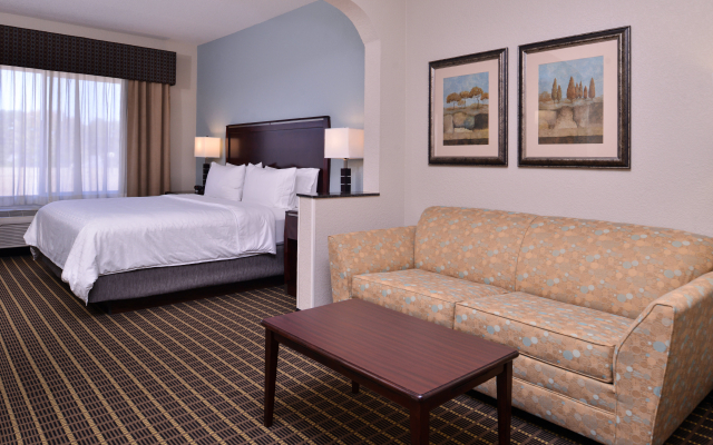 Holiday Inn Express Hotel & Suites Pittsburg by IHG