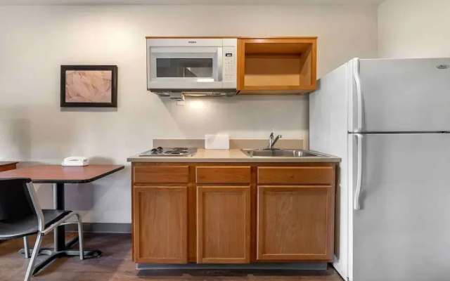 Extended Stay America Select Suites – Indianapolis – West
