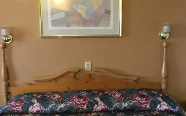 Deluxe Inn