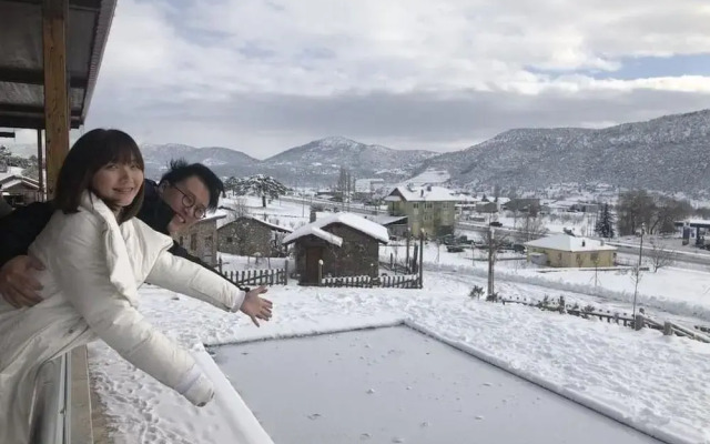 Cameli Tas Konaklar