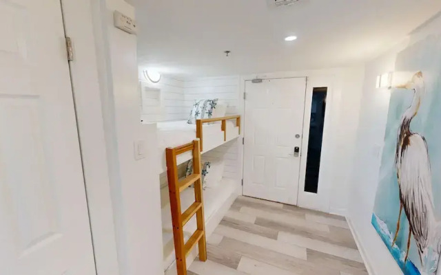 Destin Towers 113 2 Bedroom Condo