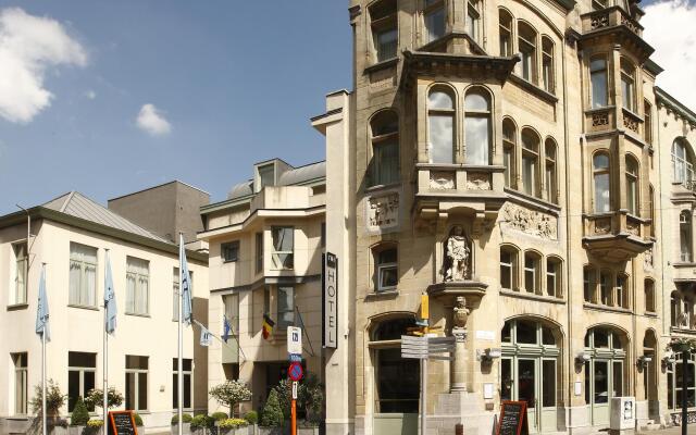Отель Nh Gent Belfort вид на фасад