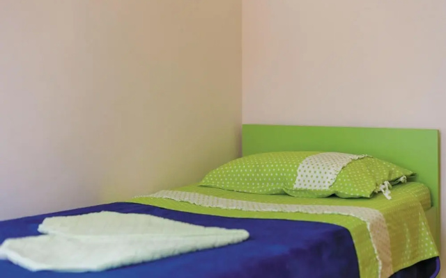 Nice Home in Podstrana With Wifi and 2 Bedrooms