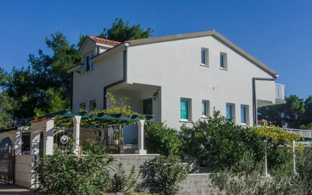 Apartments LLR