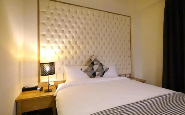 Flora INN