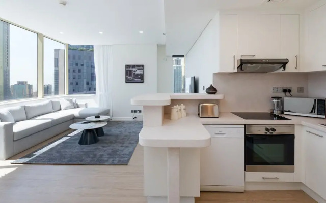 Pristine Difc 2BR w Pool Gym