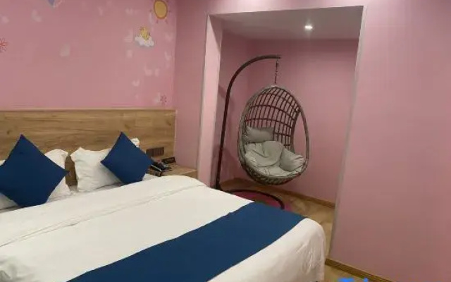 Zizhongchuan East Business Hotel