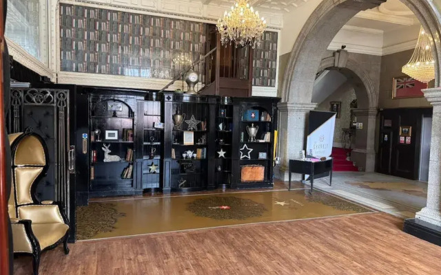 White Star Line Hotel