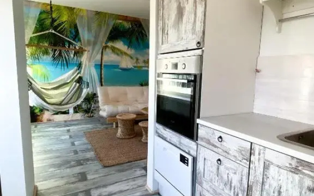 Happyhosts Beach House studio