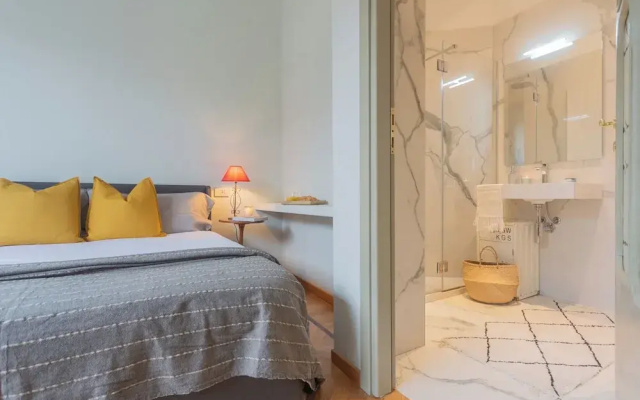 Garibaldi's Balcony by Rent all Como