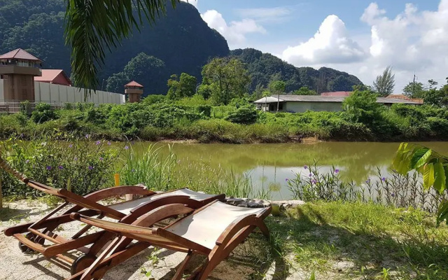 Comfy Lodge Resort