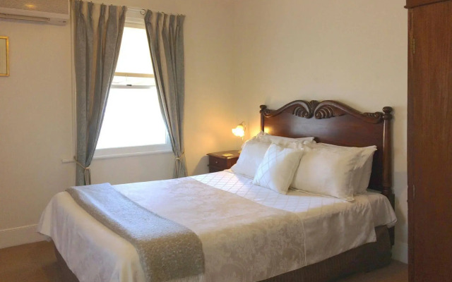 The Racecourse Inn