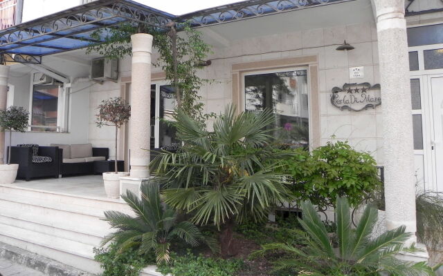 Отель Villa Perla Di Mare Черногория, Будва - 1 отзыв об отеле, цены и фото номеров - забронировать отель Villa Perla Di Mare онлайн вид на фасад