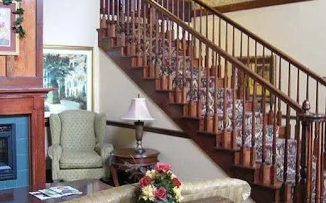 American Inn and Suites