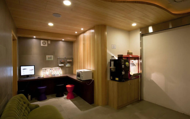 EZ Hotel