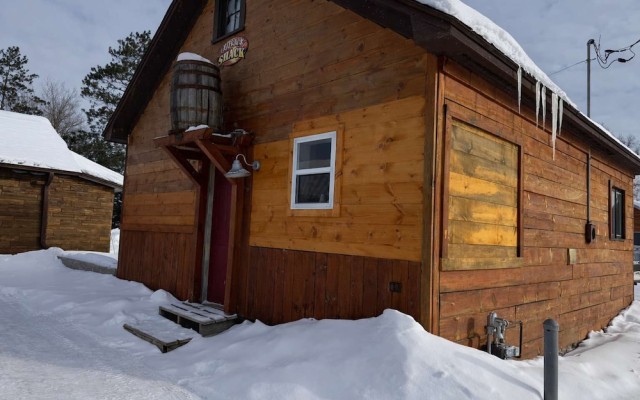 Outback Shack: Lake Access Studio in Woodruff