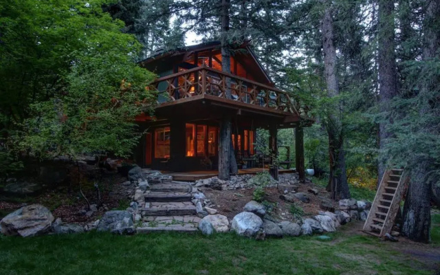 Treehouse On The Stream