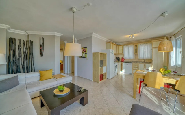 Ada Apartment
