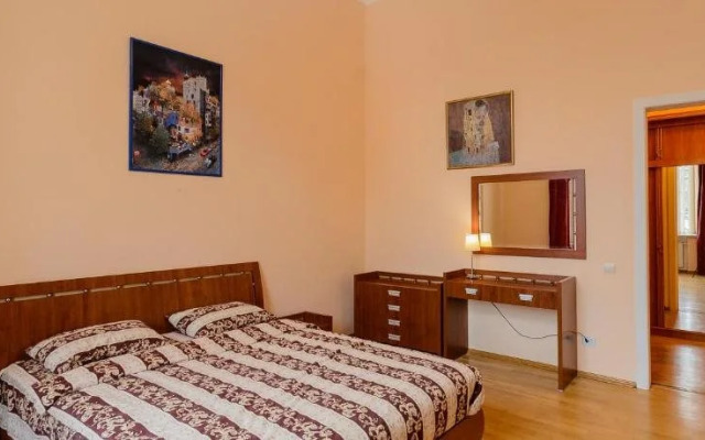 Muzeyniy Lane Kiev Apartment