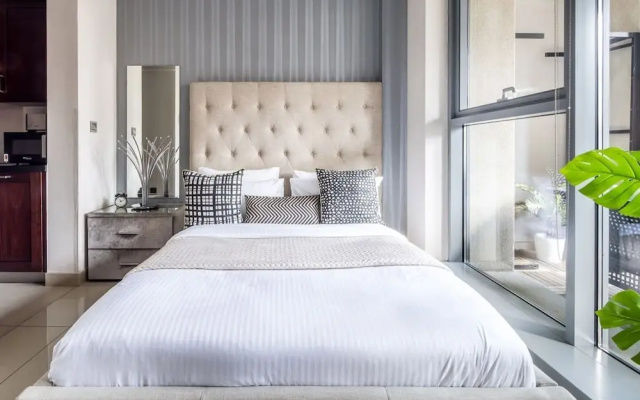Spacious + Functional Studio Apt in Downtown Dubai