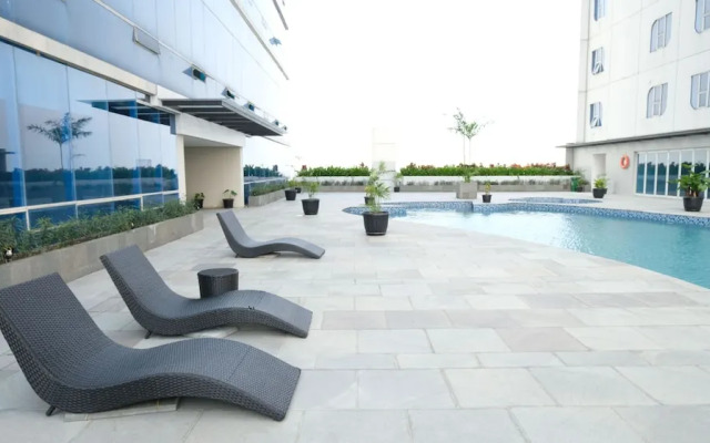 New And Modern Studio At The City Square Apartment
