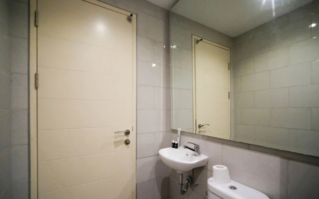Simple And Cozy Studio At Benson Supermall Mansion Apartment