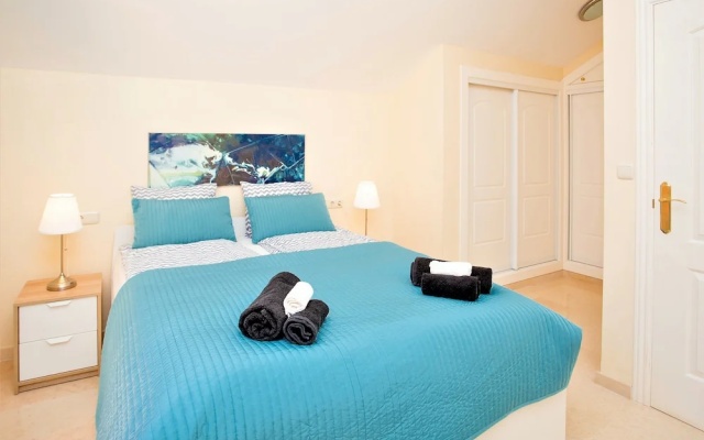 Spectacular views 2 Bed Duplex Penthouse JD31