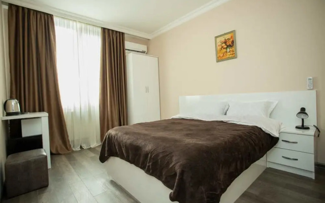 Ninth Floor Hotel